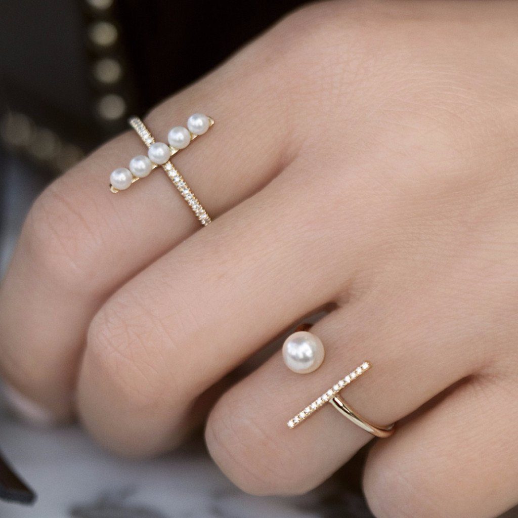 anne_sisteron_bar_pearl_tori_ring_modeled